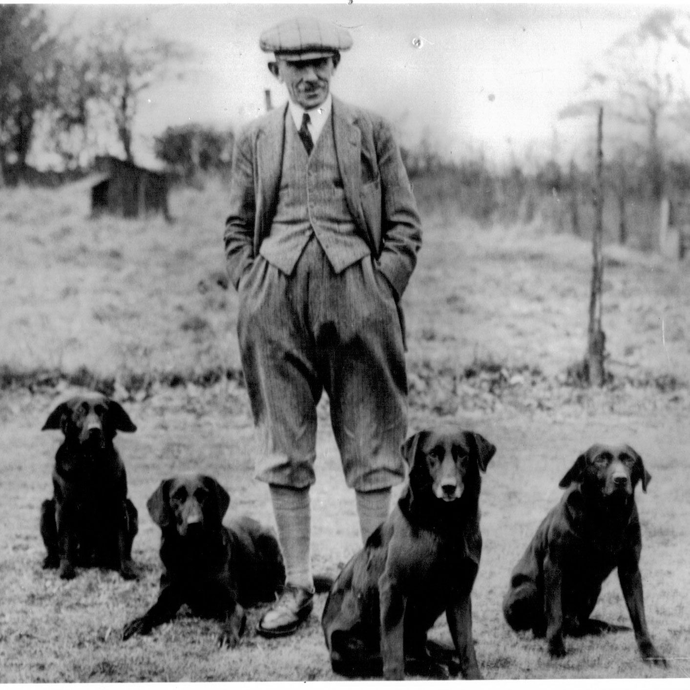 Captain_Onslow_Powel_Traherne_and_dogs.jpg